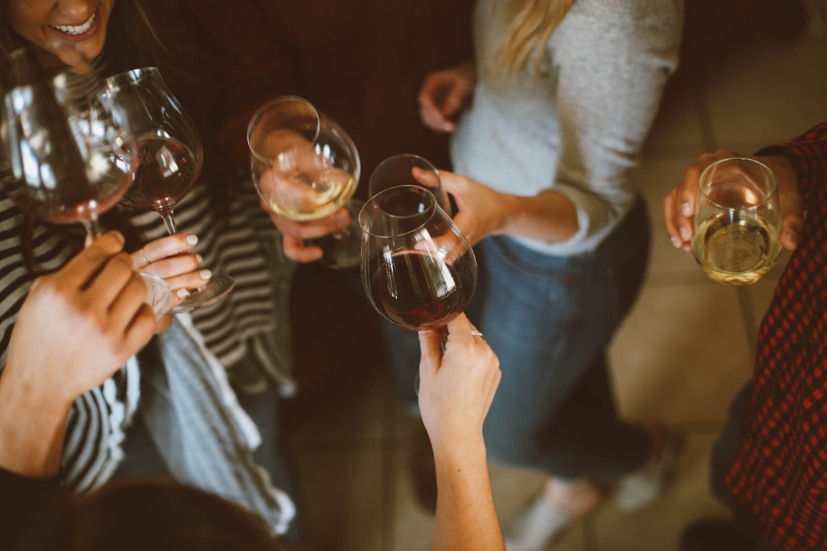 Anstoßen mit Sekt